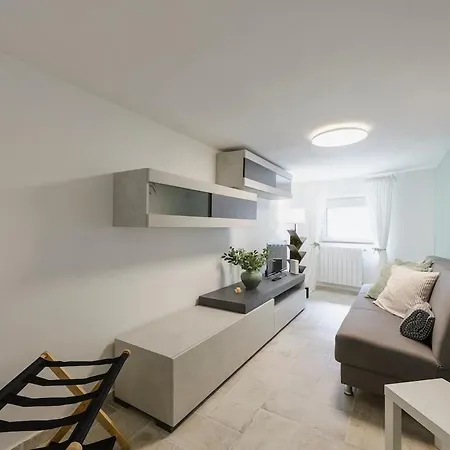 Refined Urban Retreat In The Heart Of The Daire *