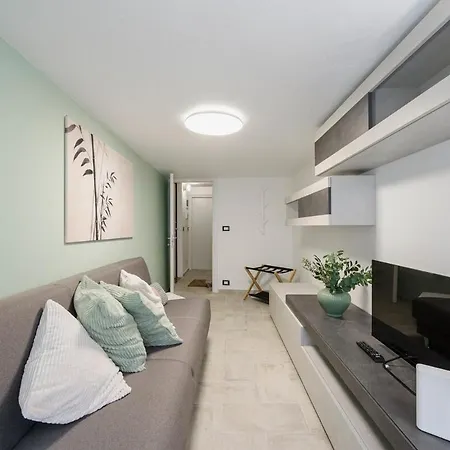 Refined Urban Retreat In The Heart Of The Appartement Modène