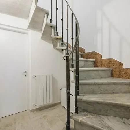 Refined Urban Retreat In The Heart Of The Modène