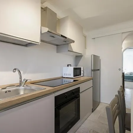 Daire Refined Urban Retreat In The Heart Of The *