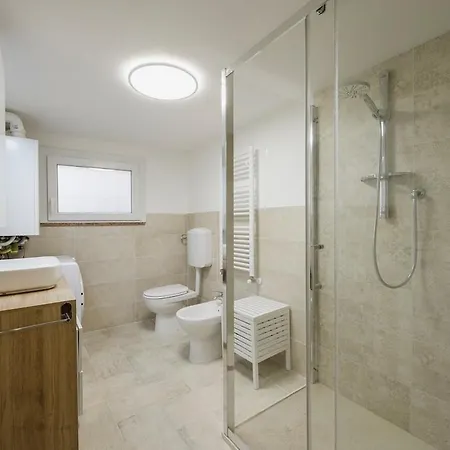 Refined Urban Retreat In The Heart Of The Daire Modena