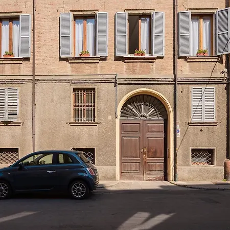 Daire Refined Urban Retreat In The Heart Of The *