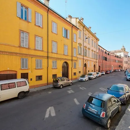 Refined Urban Retreat In The Heart Of The * Modena